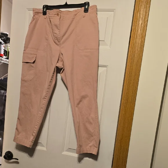 Talbots Pink Blush Cropped Cargo Pants - Picture 2 of 4
